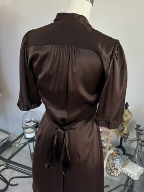 100% SILK vintage bcbgmaxazria Elegant Chocolate Brown Satin Wrap Dress